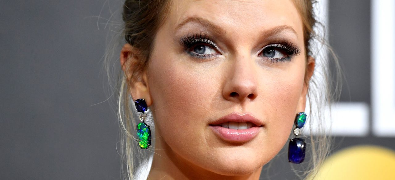 Taylor Swift attends the 77th Annual Golden Globe Awards at The Beverly Hilton Hotel on January 05, 2020