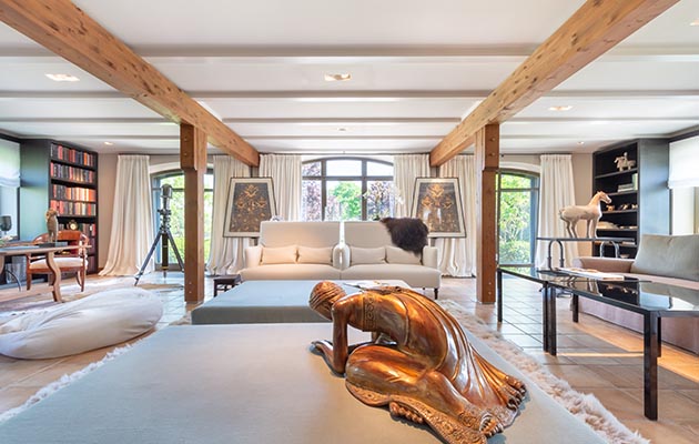 Luxurious-Equestrian-Hideaway-Available-at-a-guide-price-of-5200000-EUR-through-Hamburg-Sotheby%E2%80%99s-International-Realty-18.jpg