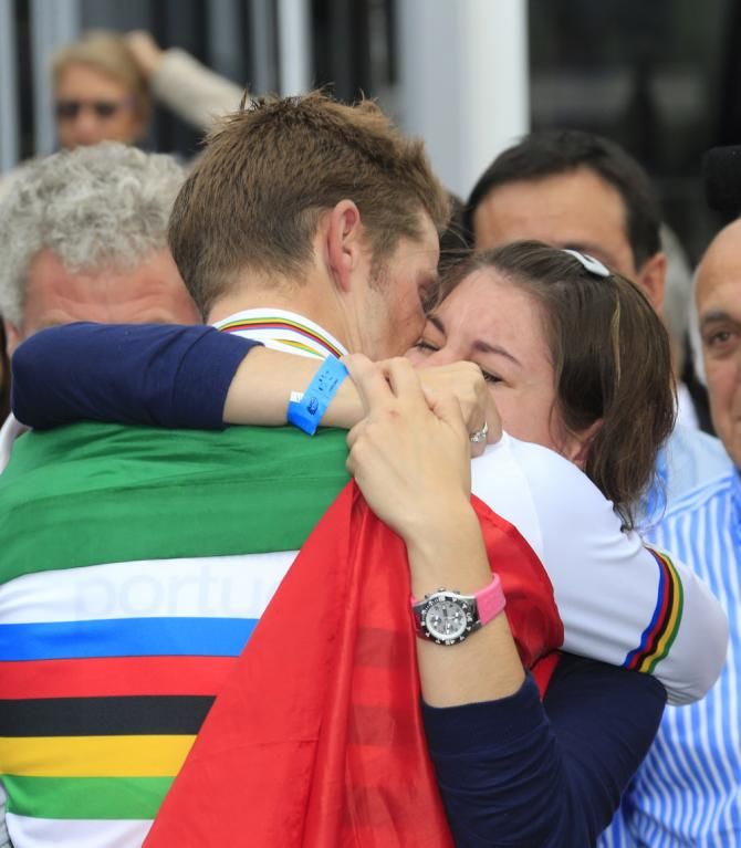 Rui Costa (Portugal) finds time for a hug after the finish