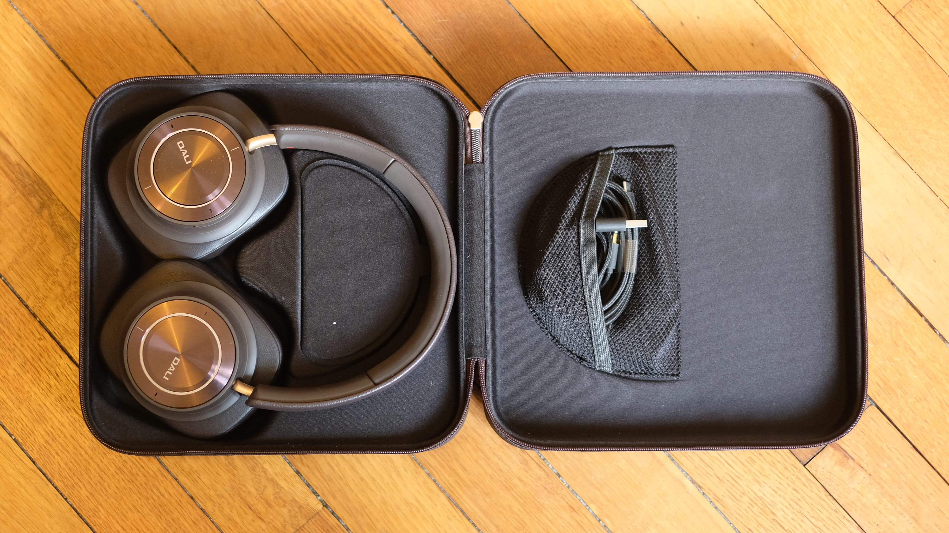 Photograph of DALI iO-12 headphones