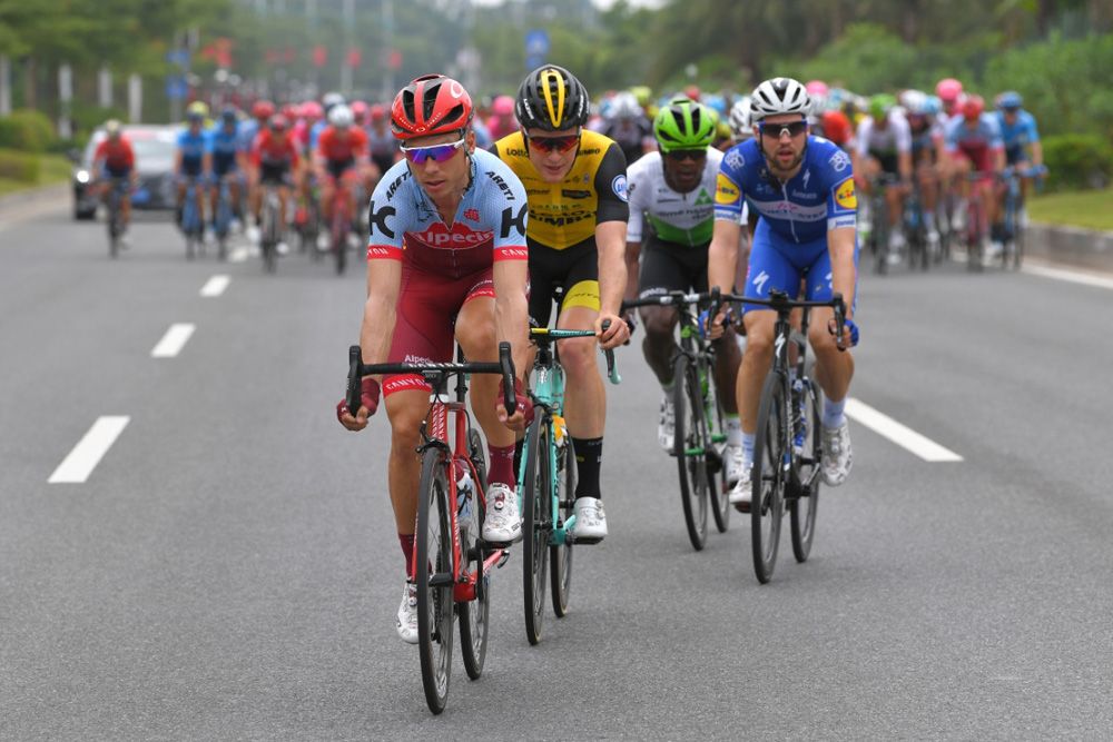 Tony Martin tries an attack