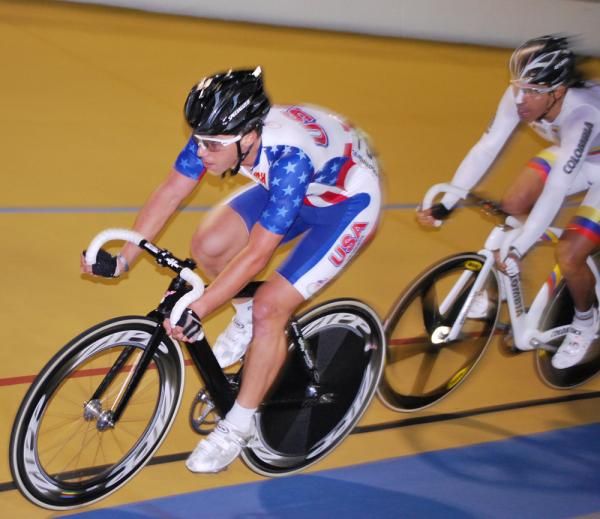 Kit Karzen (USA) chased by Uran