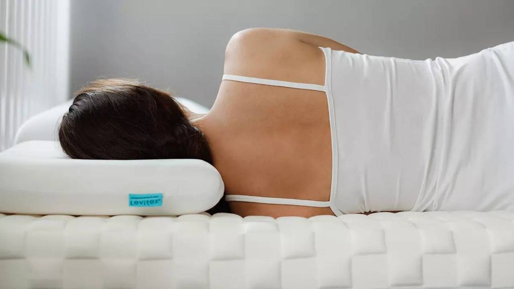 5 tips for side sleepers benefits, positions & which side to sleep on T3