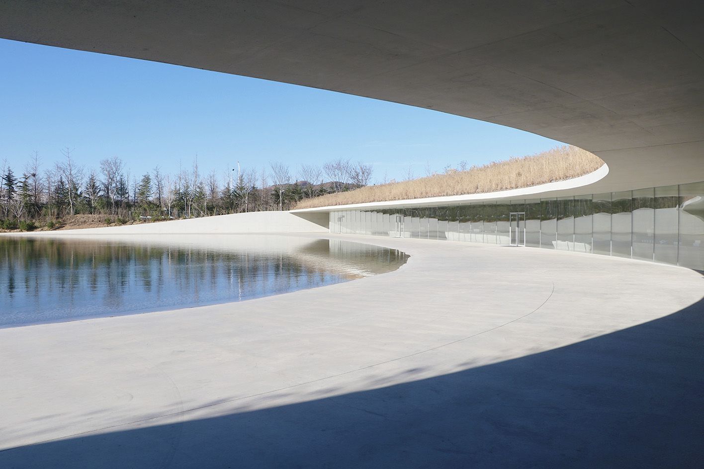 inside the minimalist curves of the water museum
