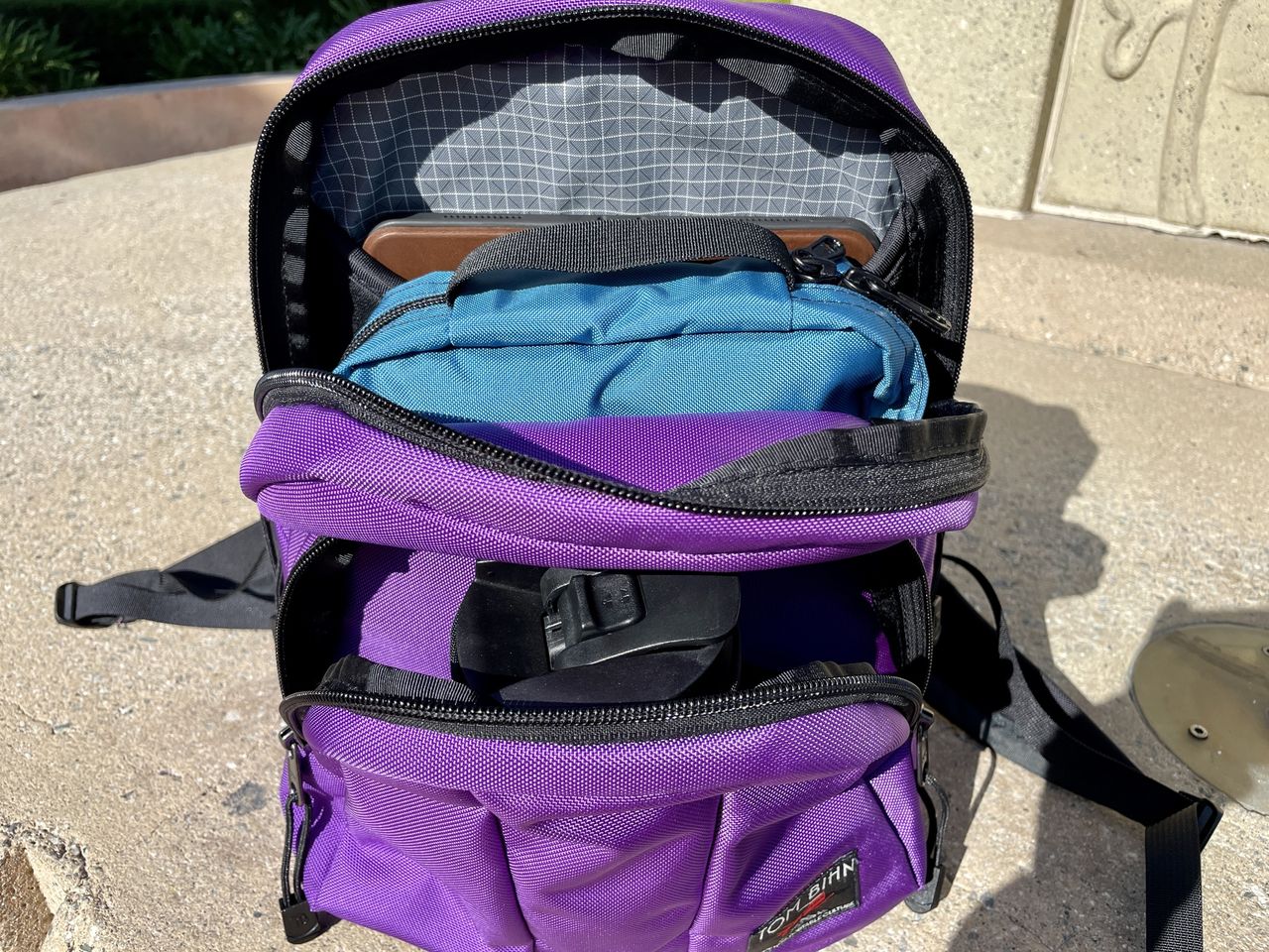 Tom Bihn Paradigm Alphaviolet Open