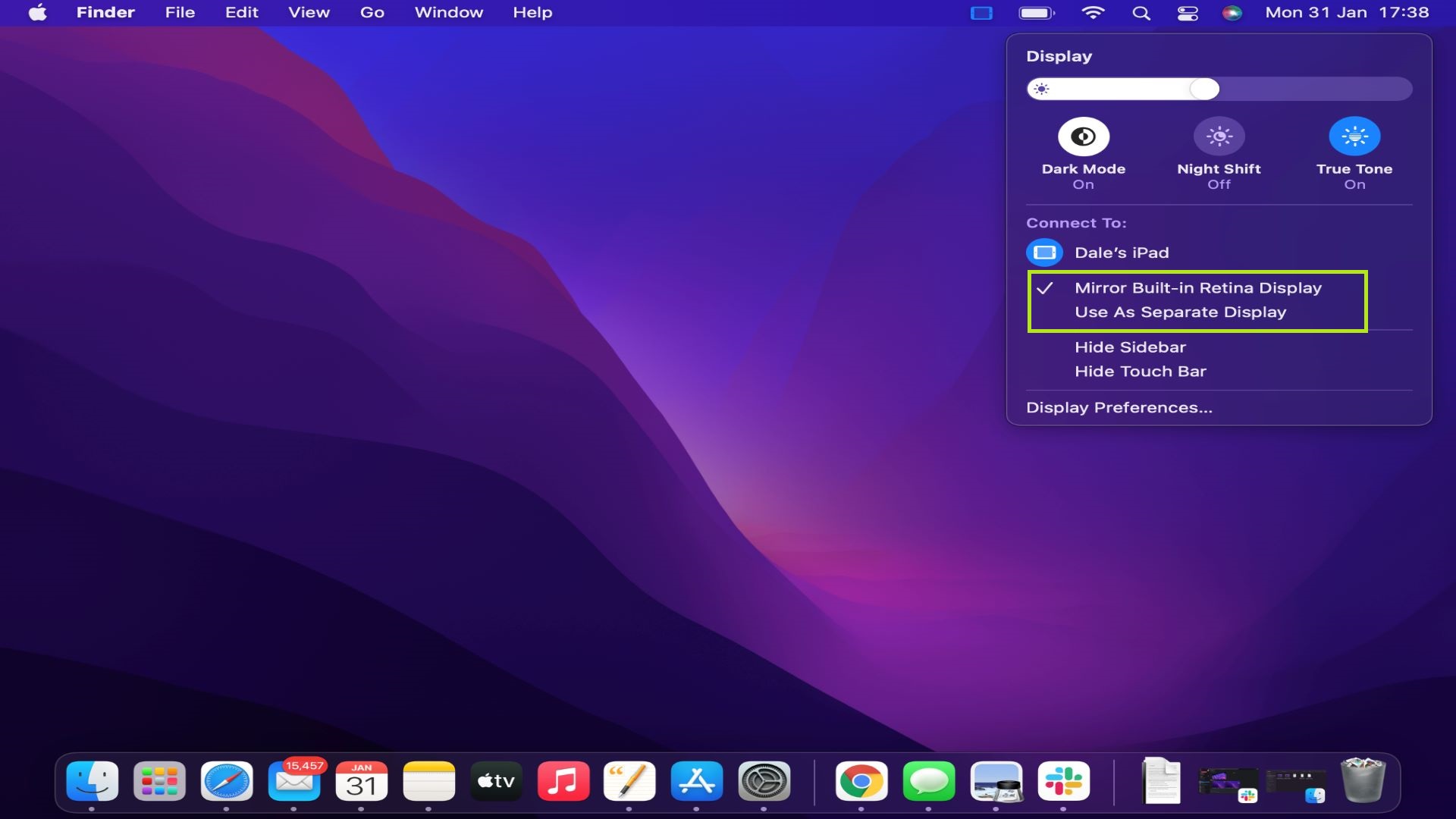 macOS home screen with display options highlighted