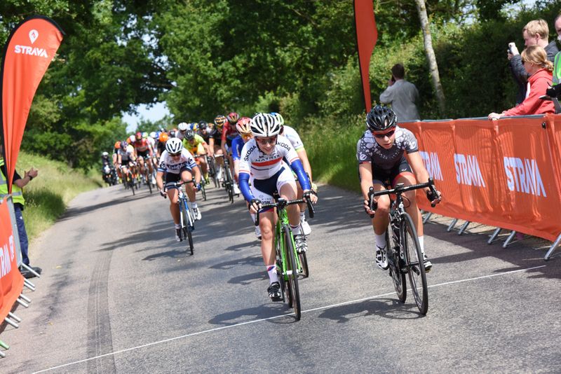 Elise Delzenne (Velocio-SRAM) takes the first queen of the mountain points ahead of British road champion Laura Trott (Matrix)