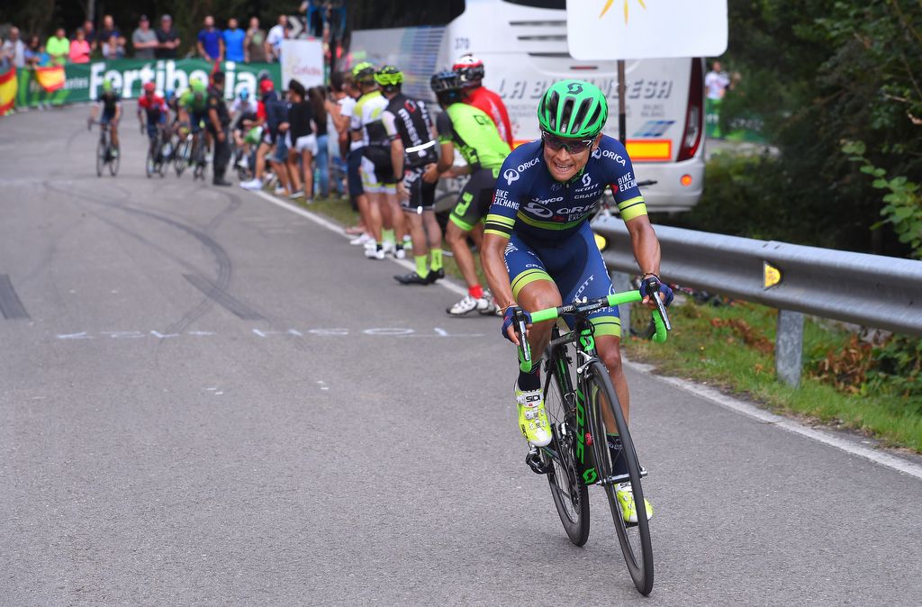Esteban Chaves (Orica-BikeExchange) launches his attack