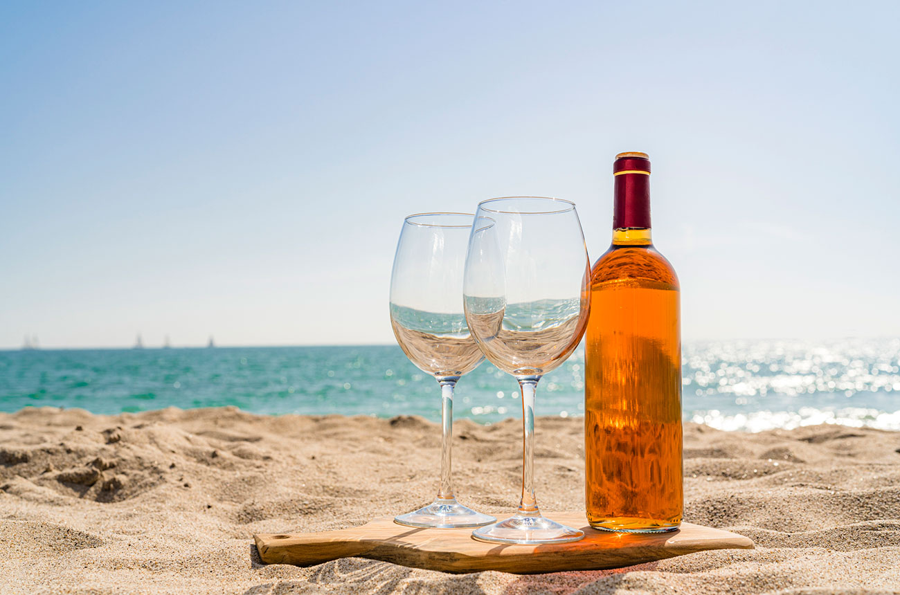 rose wine, beach