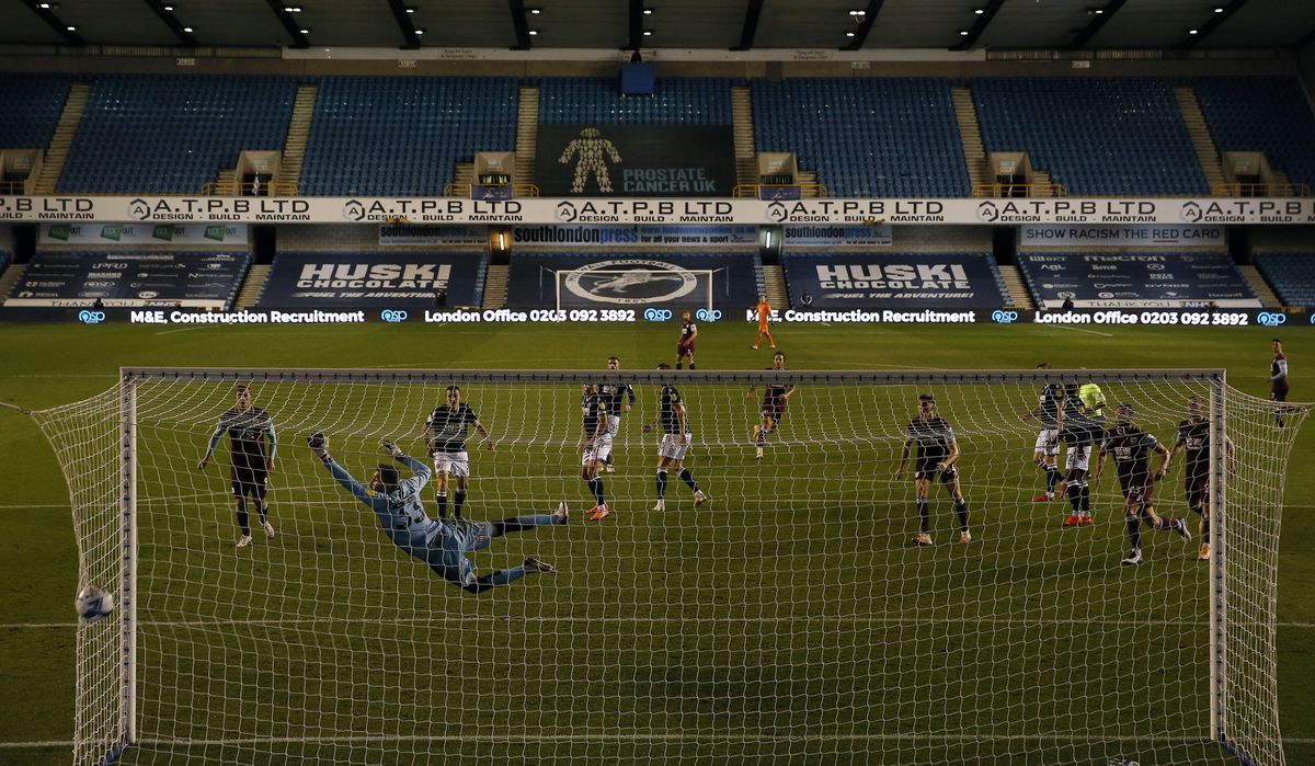 Millwall v Burnley – Carabao Cup – Third Round – The New Den