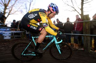 Van Aert takes back seat for Belgium at Cyclo-cross World Championships