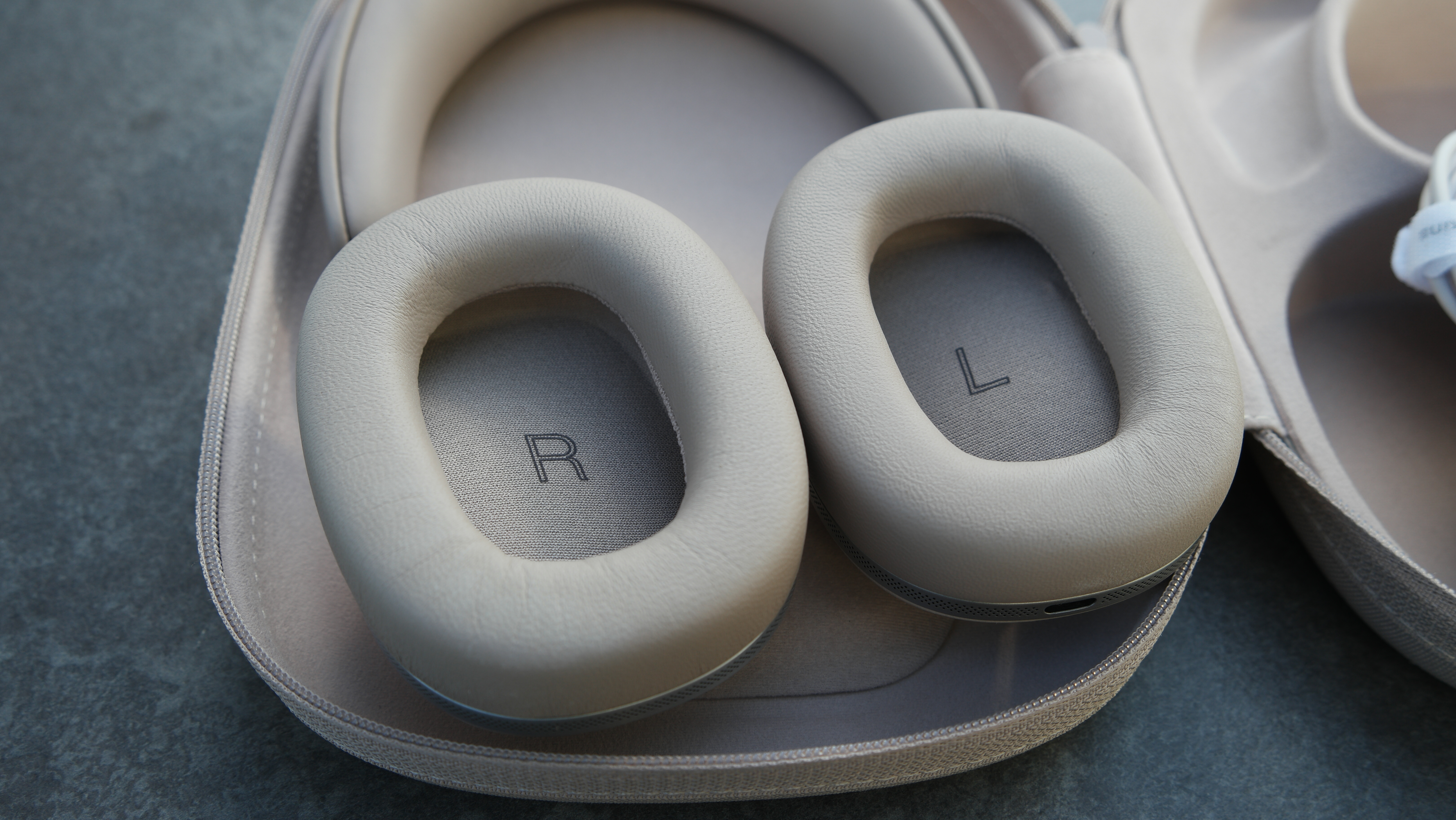 Bowers &amp; Wilkins Px8 S2 showing the inside of the earcups