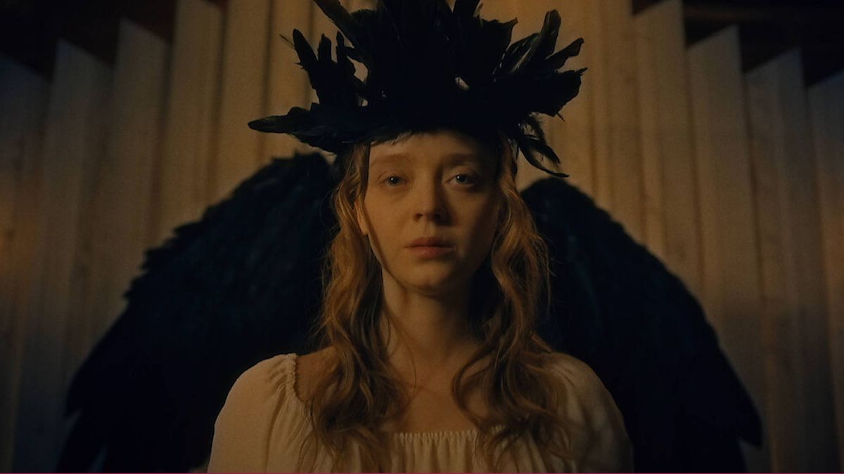 Madeleine Arthur as Mae in Netflix&#039;s Devil in Ohio