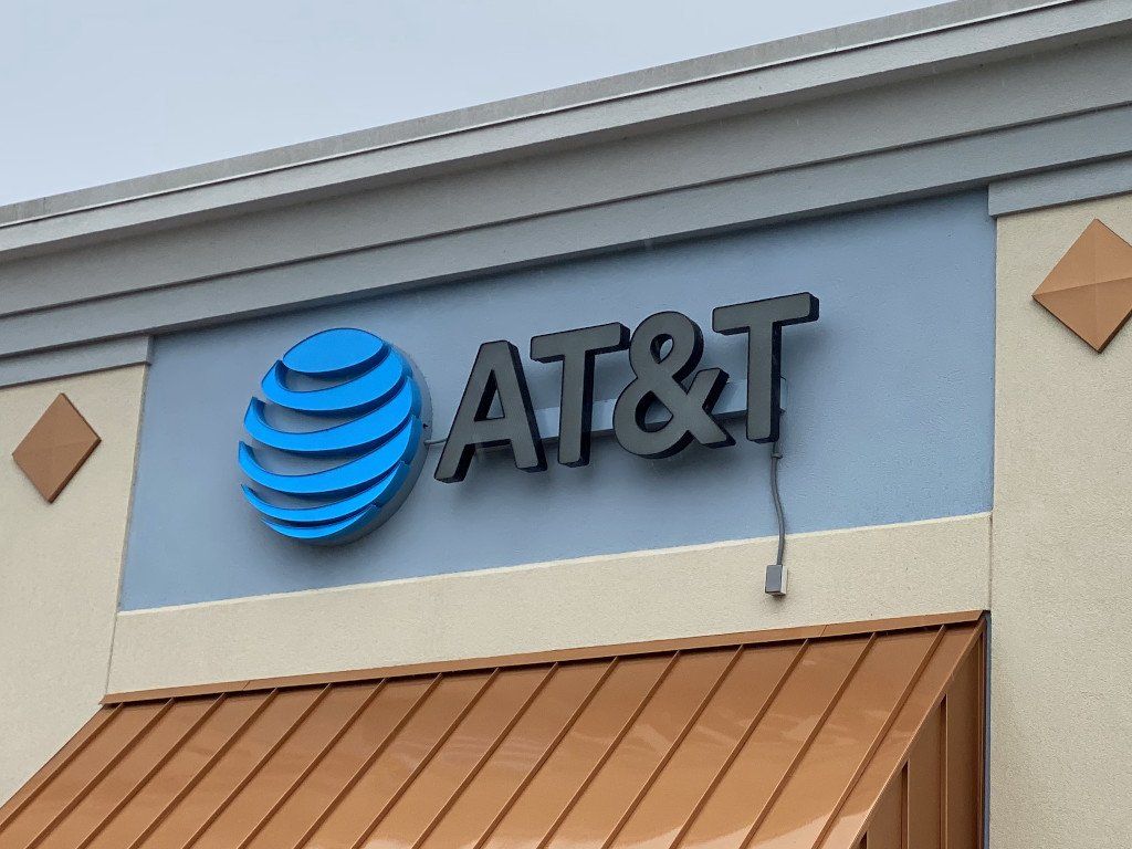 AT&T is adding 3 million new fiber locations and 40MHz of C-Band in ...