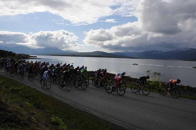 The peloton rolls along