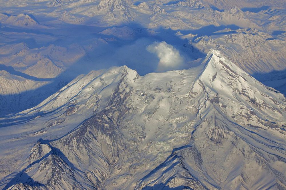 Alaska&#039;s Redoubt volcano erupts in 2009