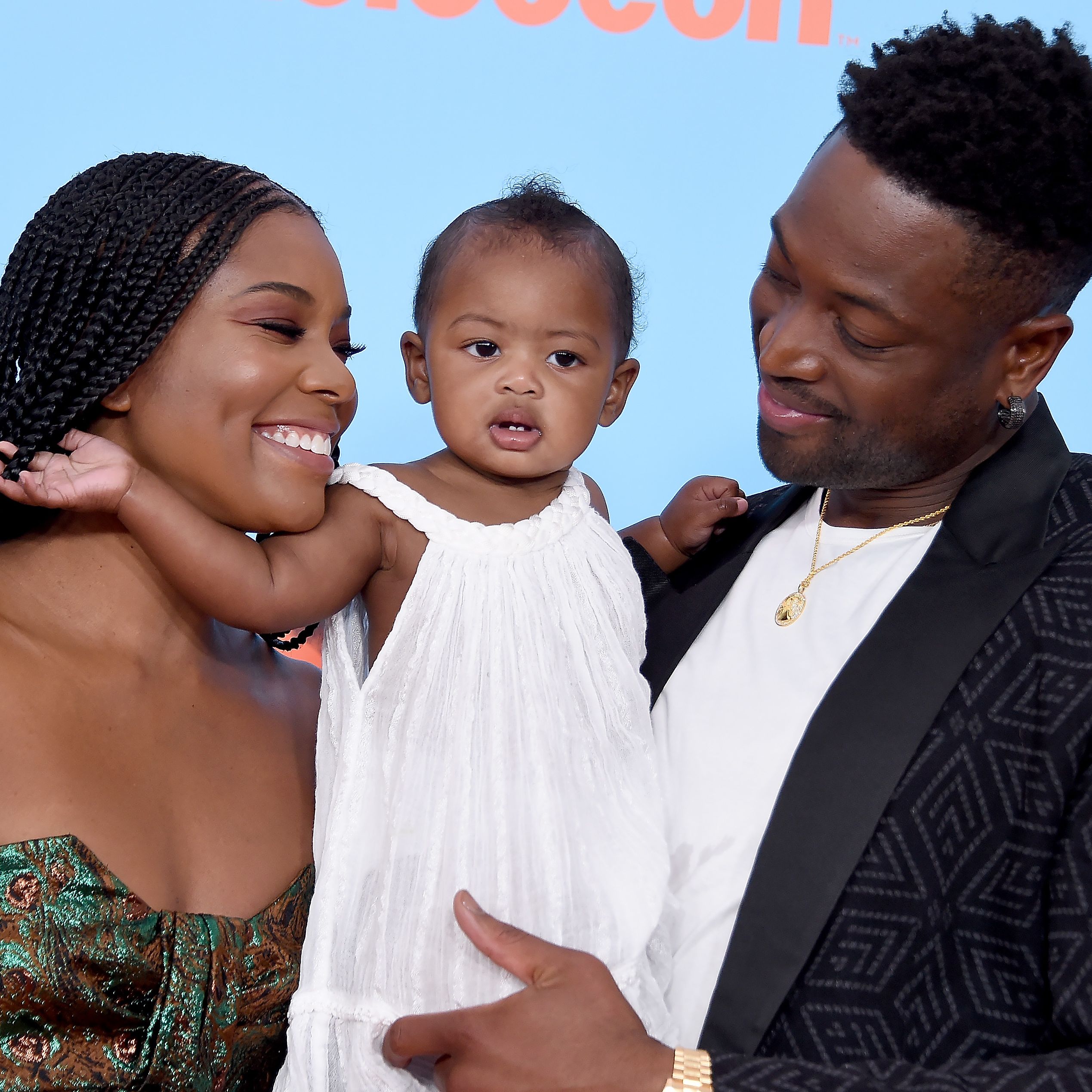 Gabrielle Union Dwyane Wade And Kaavia Take Sweet Easter Portrait Marie Claire Us