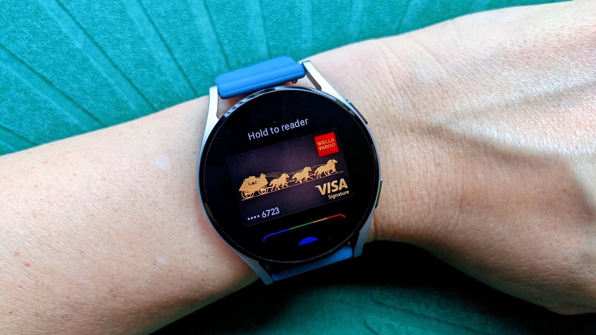 Google Pay Galaxy Watch 4-Nahaufnahme