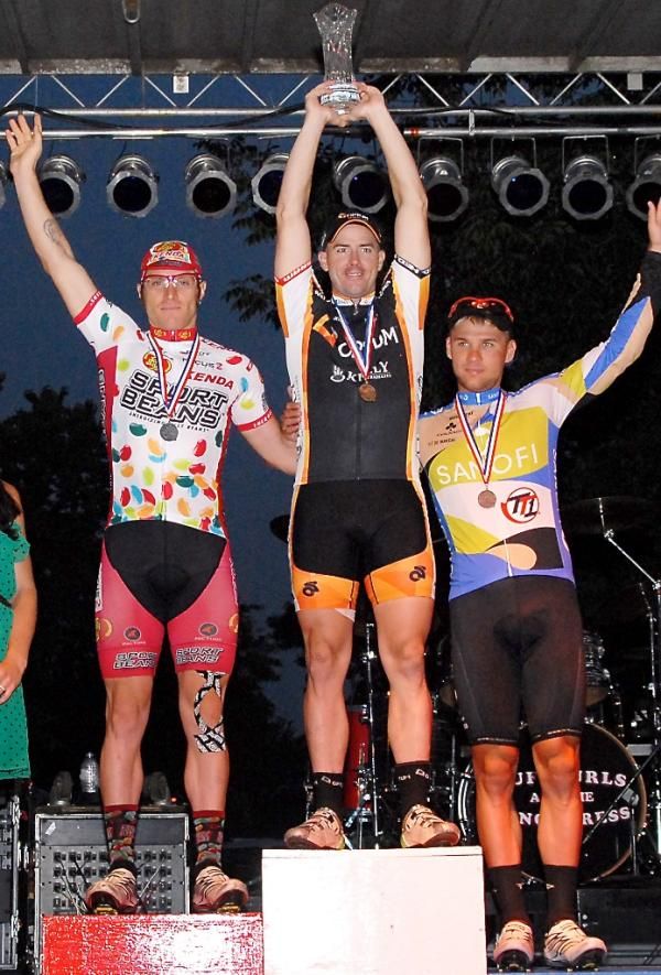Men's stage 2 podium (l-r): Charles Huff (2nd), Ken Hanson (1st) and Alexander Serebryakov (3rd)