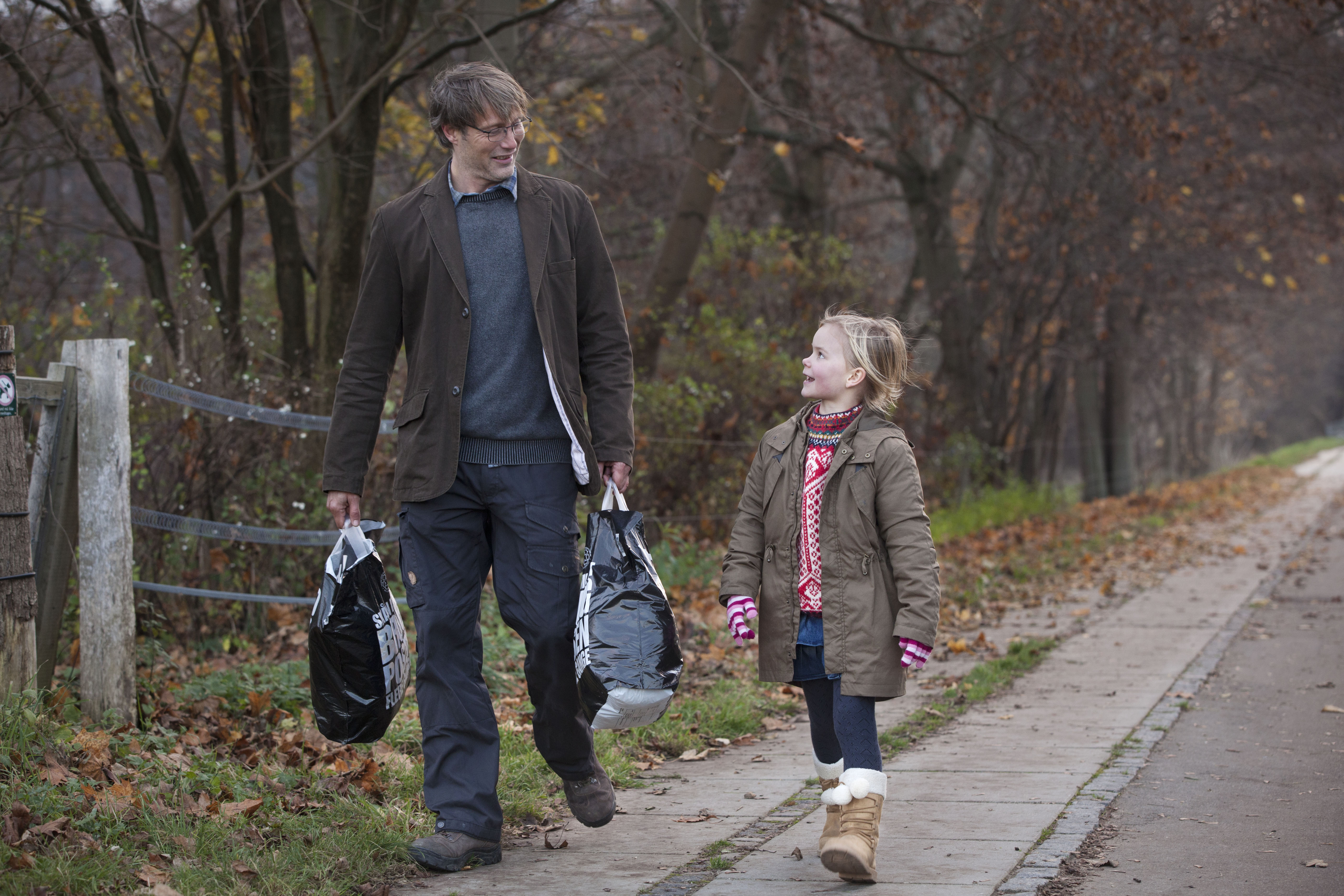 Beste danske filmer: Mads Mikkelsen og Annika Wedderkopp går sammen i Jakten (2012)