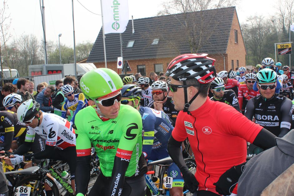 Sep Vanmarcke chats to compatriot Tiesj Benoot