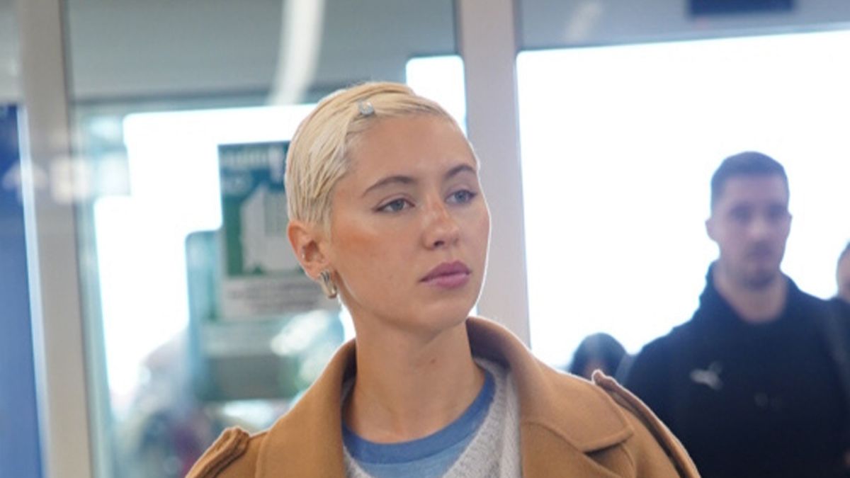 If You Want to Look More Polished at the Airport, Swap Your Hoodie for This Basic