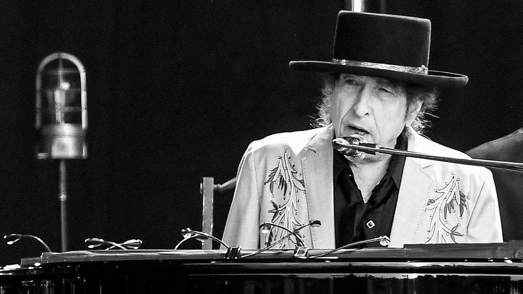 Bob Dylan returns with his first original song in eight years Louder