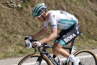 Lennard Kamna (Bora-Hansgrohe) tried a solo attack