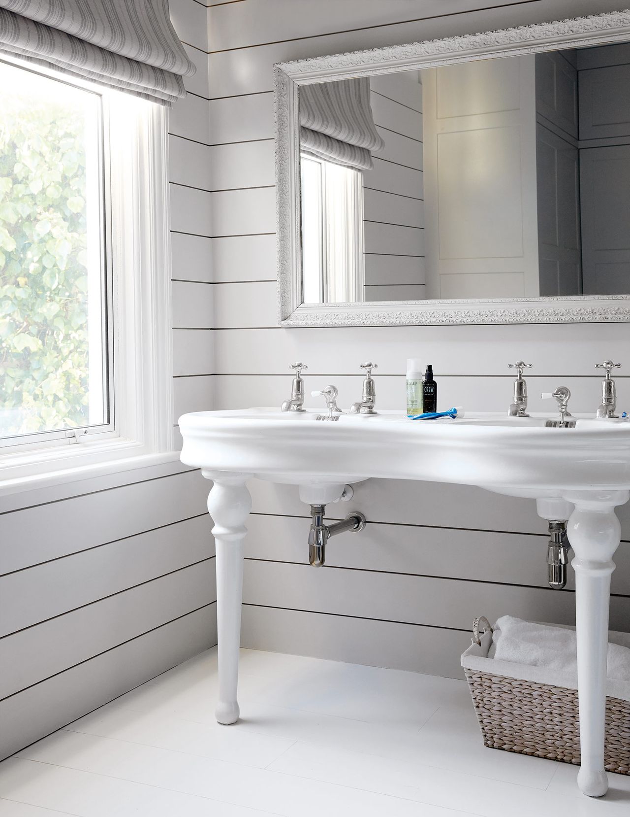 White Bathroom Ideas: 20 Ideas for a calm and muted scheme | Livingetc