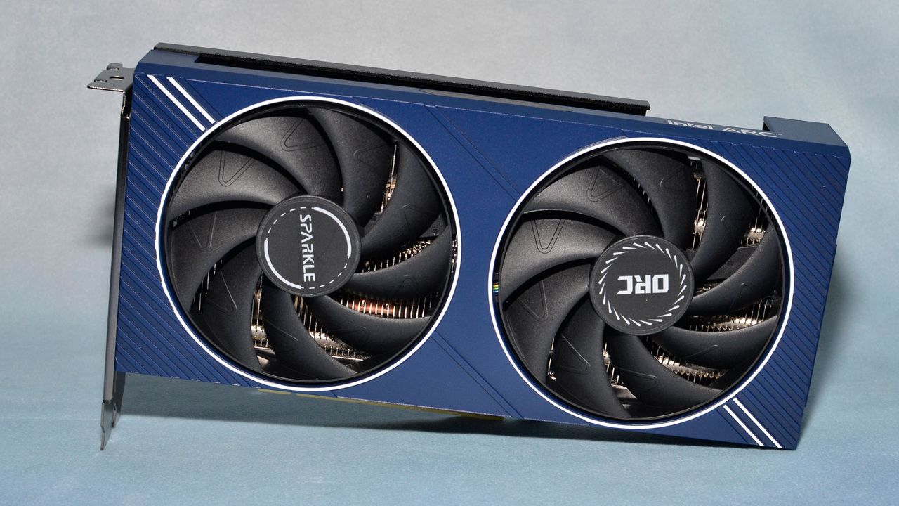 Intel Arc A580 photos and unboxing