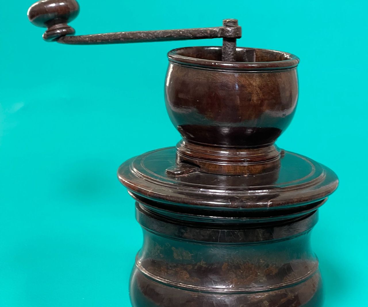 Should I buy a vintage coffee grinder? Antique experts advise Homes