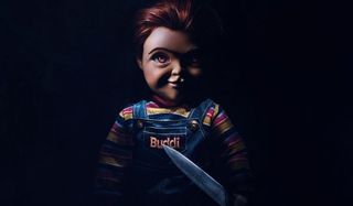 Child's Play (2019) Chucky clearly standing, holding a knife