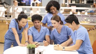 Midori Francis, Harry Shum Jr., Adelaide Kane, Alexis Floyd and Niko Terho on Grey's Anatomy.