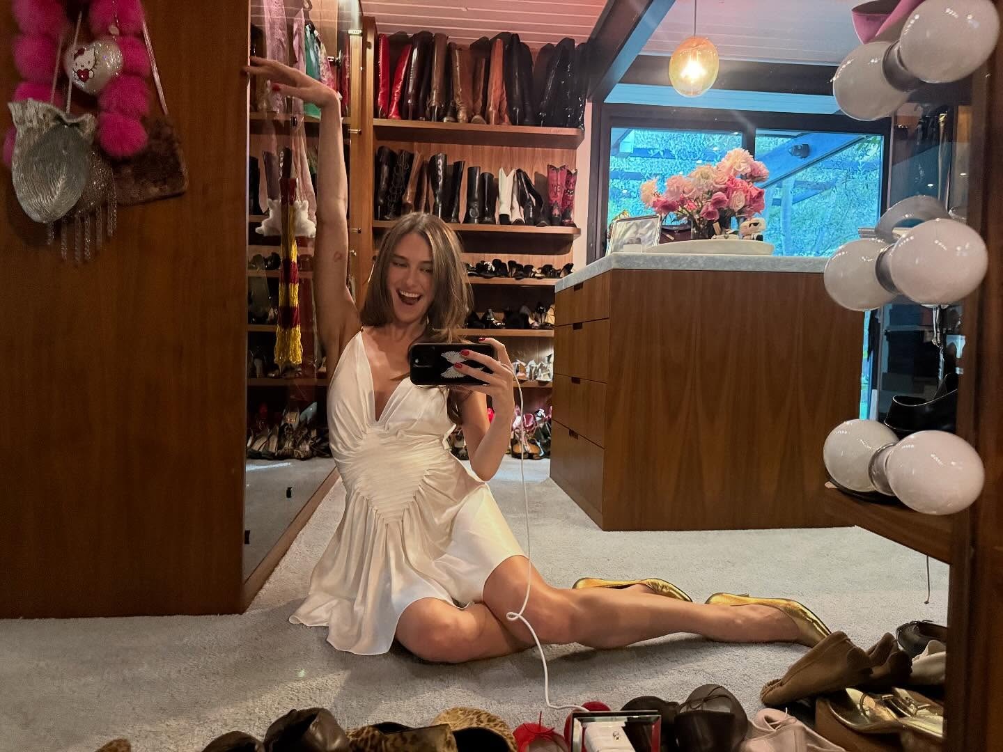 Devon Lee Carlson reveals her three-stone engagement ring