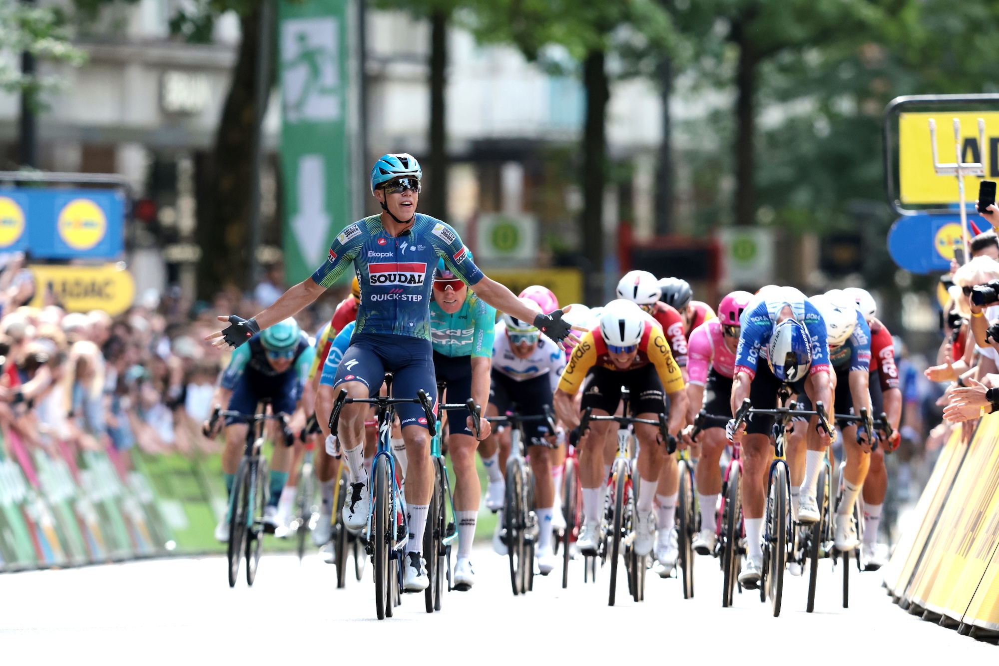 Paul Magnier (Soudal-Quickstep) sprinted to victory at ADAC Cyclassics Hamburg