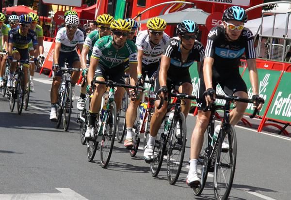 Chris Froome (Sky) and a teammate at the front