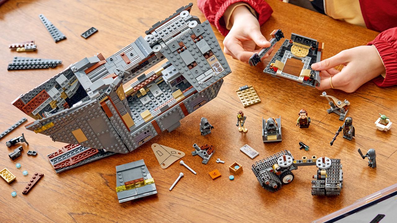 Lego Star Wars Offworld Sandcrawler and Mudhorn set