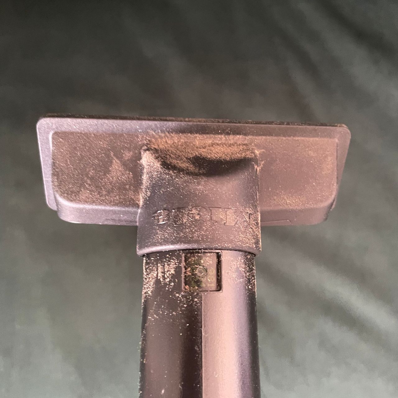 Using the upholstery nozzle of the Miele Guard M1 Cat &amp; Dog