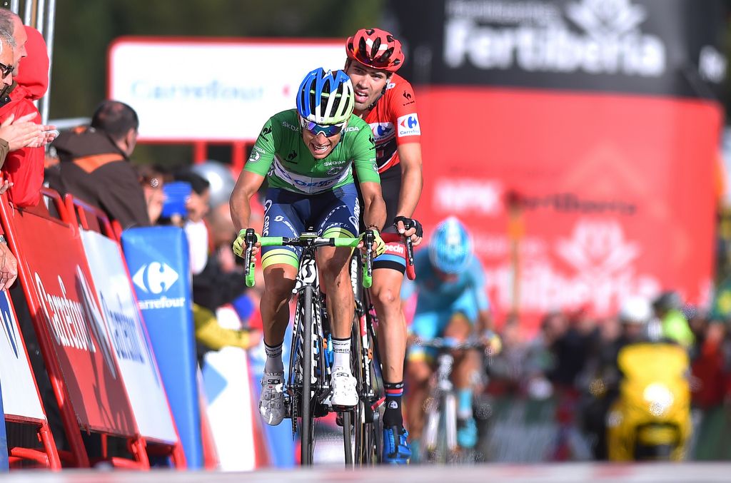Esteban Chaves (Orica-GreenEdge) pushes it to the line