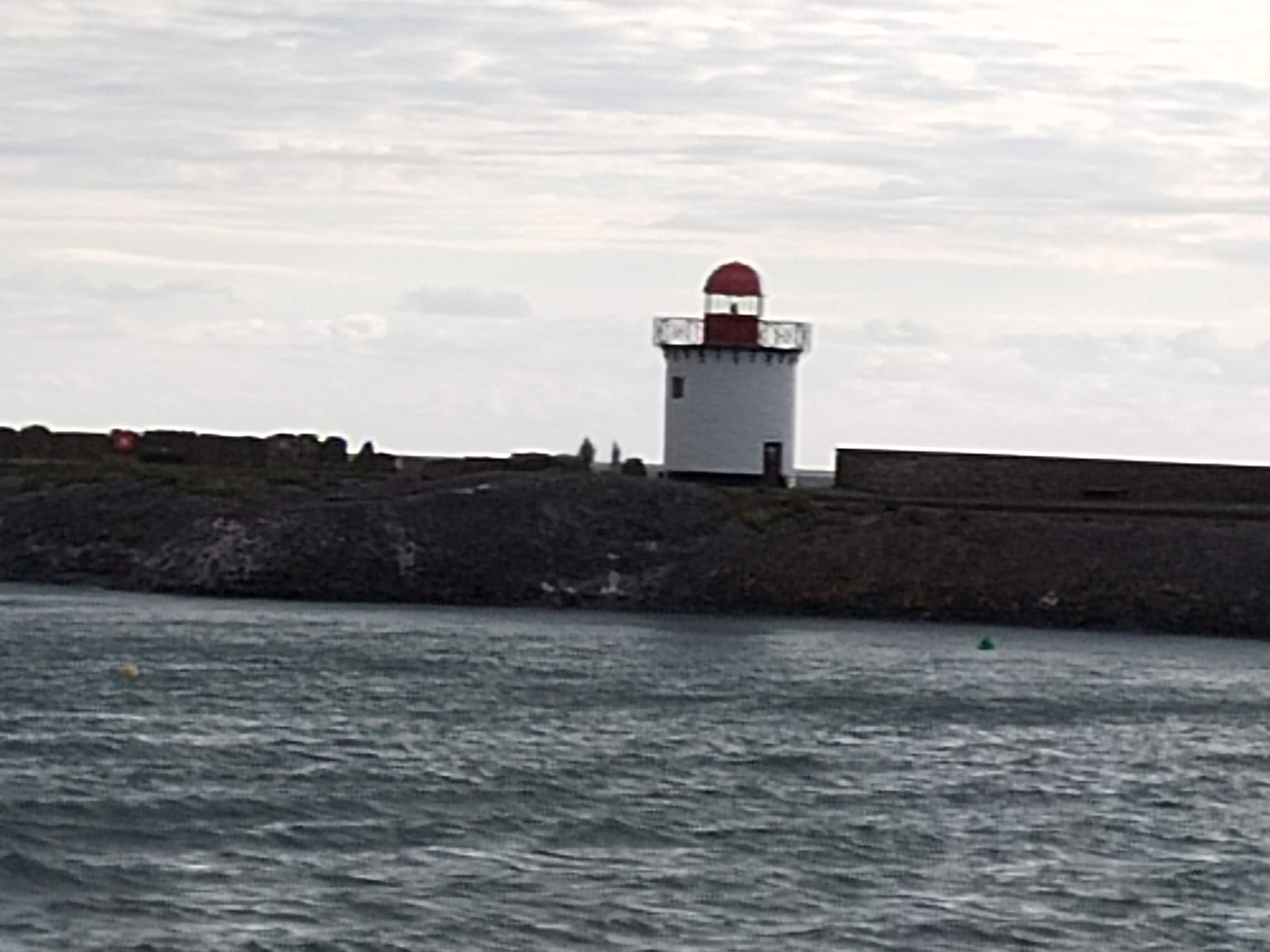 An Honor Magic 4 Lite camera sample showing a lighthouse