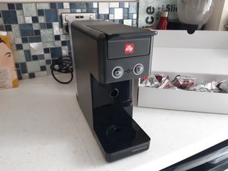 Illy Iperespresso Y3.3 Machine ESPRESSO MACHINE WHITE BRAND NEW in box