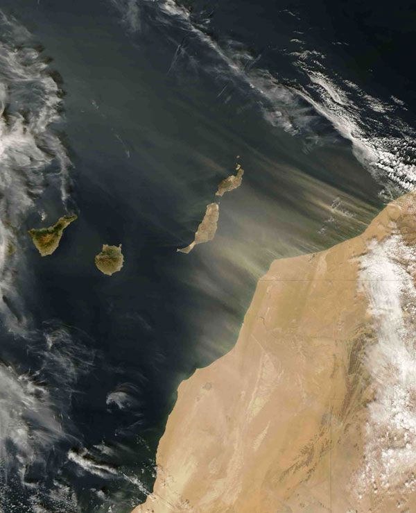 canary-island-dust-100916-02