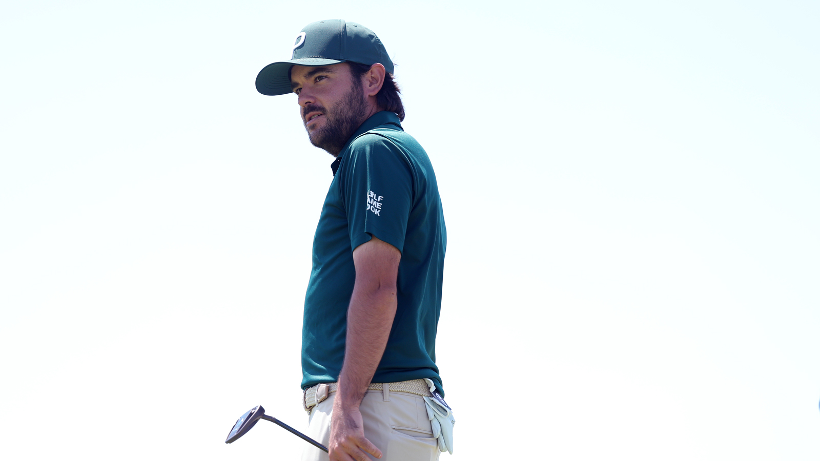 Angel Hidalgo watches a putt