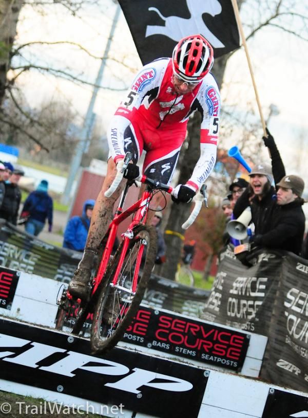 Todd Wells (Specialized) is back to bunny-hopping barriers after they sent him to the hospital in Fort Collins