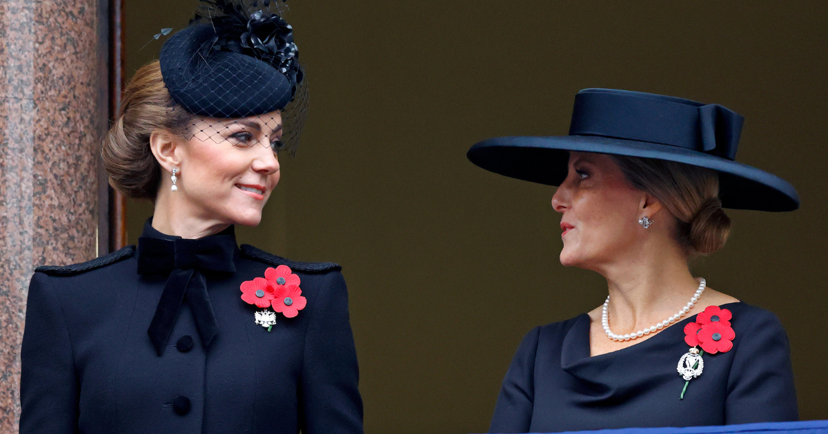 Kate Middleton est la reine de la robe manteau 