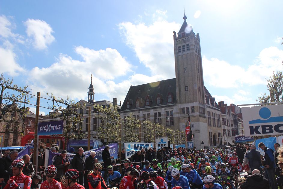 The riders line up in Roeselare's Grote Markt