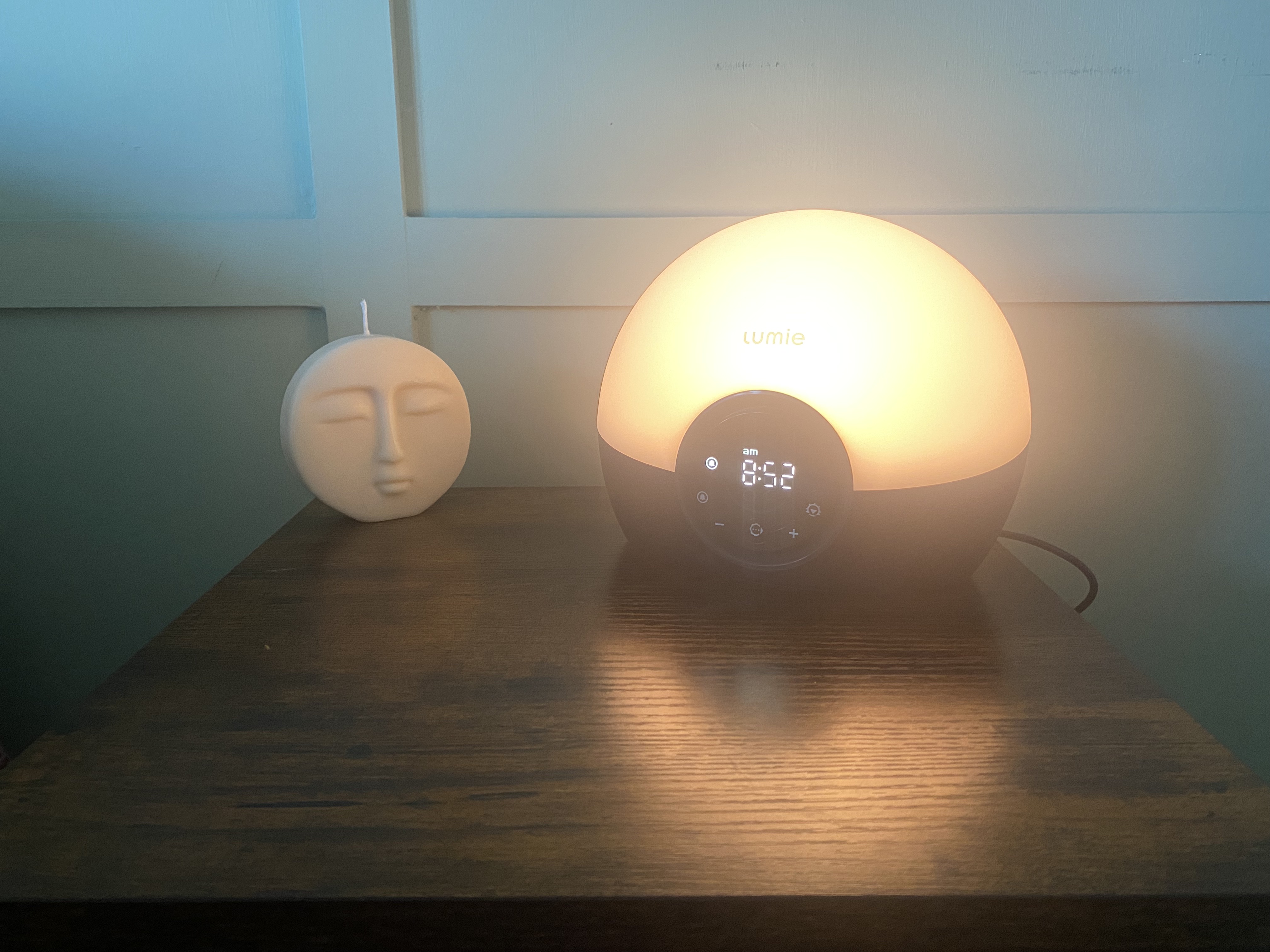 Lumie Bodyclock Glow 150 lit up 