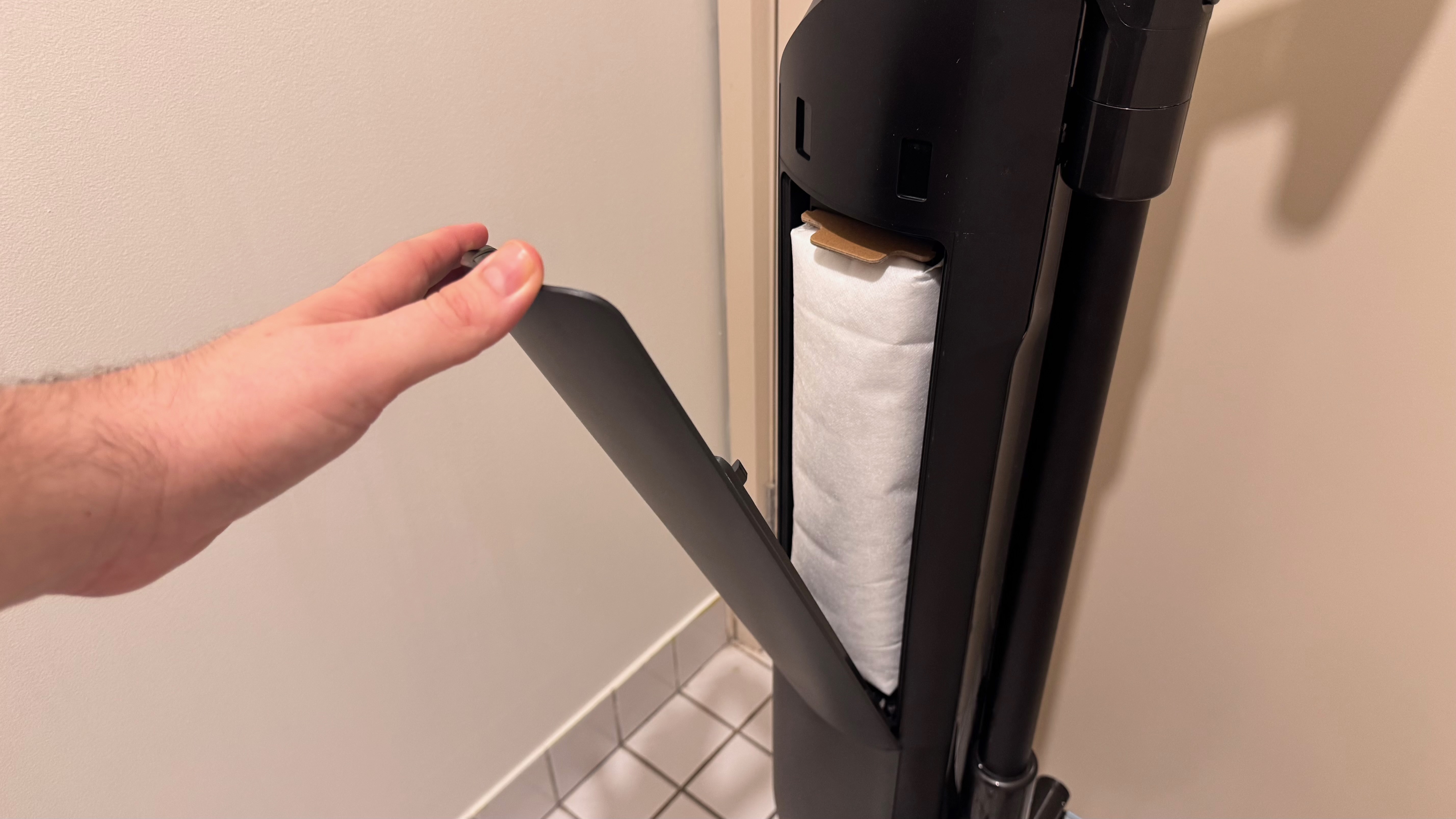 Dreame Z20 Station internal dust bag.