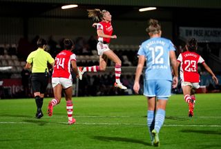 Leah Williamson celebrates a goal