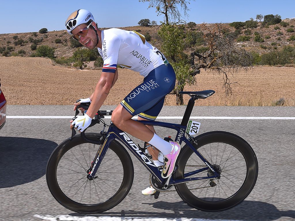 Adam Blythe wears the Catlike Cloud with the aerodynamic centrepiece option